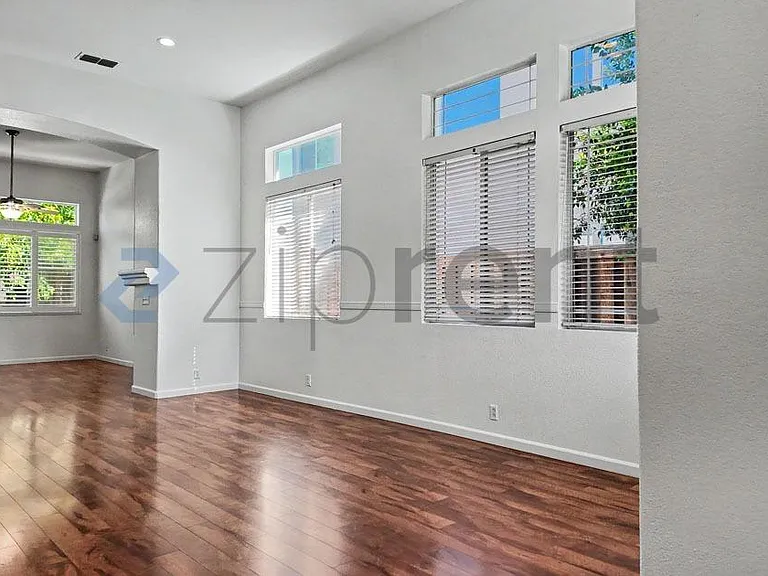 2342 Canary Dr — Photo 5