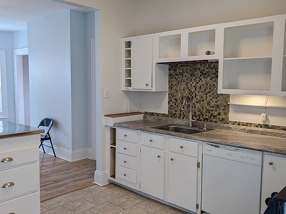 5th image of 5313 Broadway St APT 1