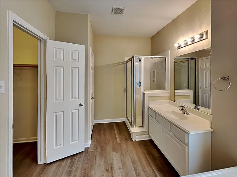 10923 Tattershall Ln — Photo 12