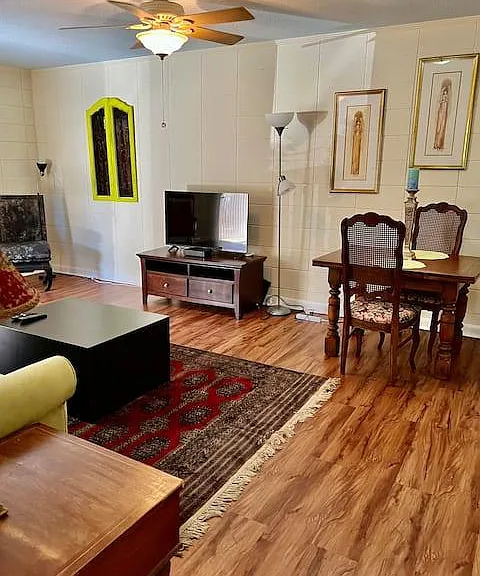 1433 Fisher Ln — Photo 12