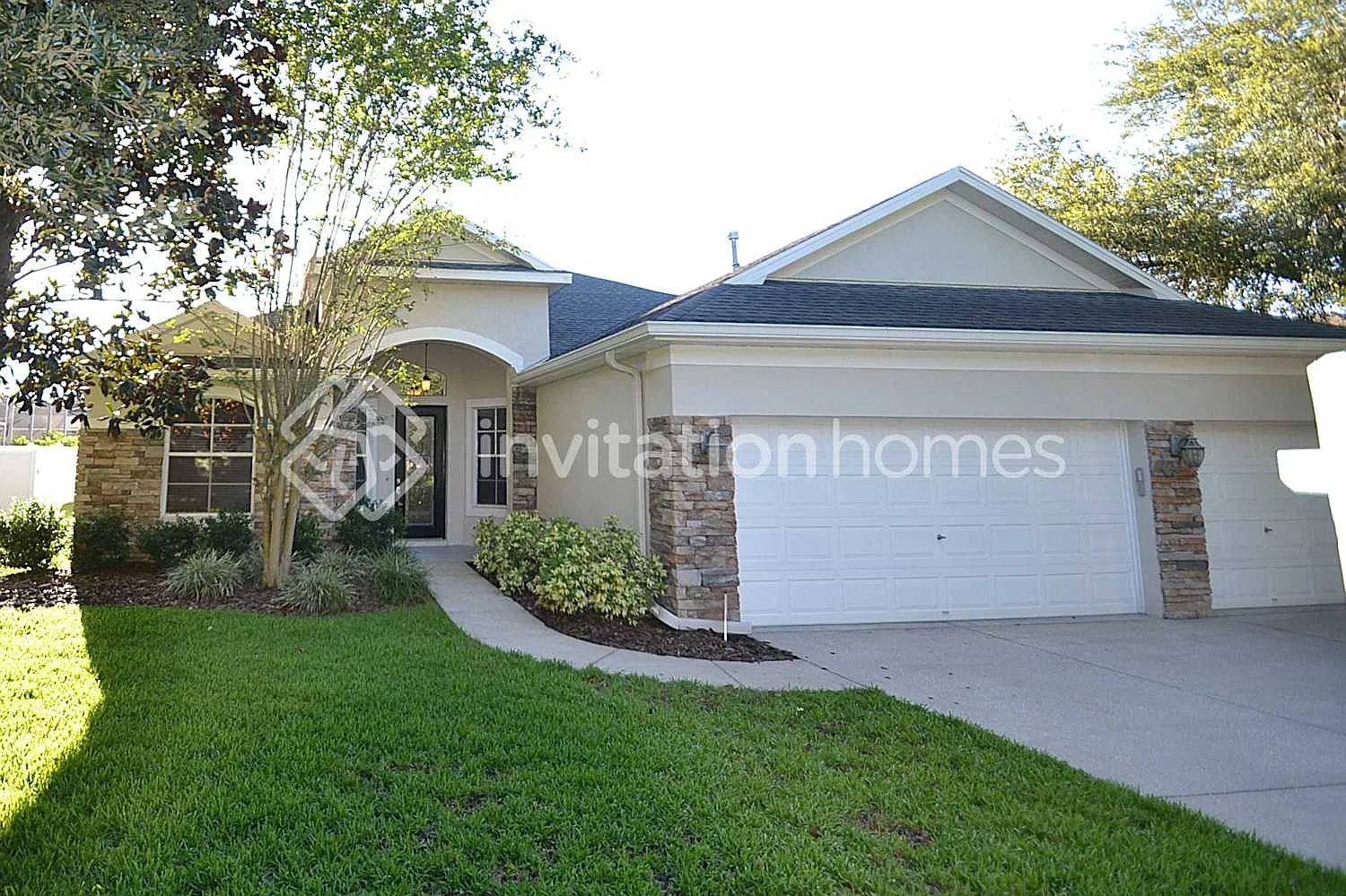 3410 Eastmonte Dr Valrico, FL 33596 — Photo 1
