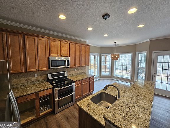 4th image of 31 Ridgeview Dr
