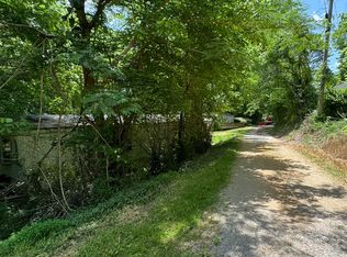 101 E Willow St, Linden, TN 37096