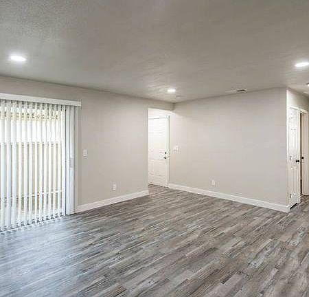 5th image of 1435 N Cedar Ave #102