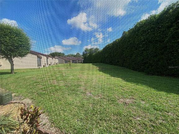 3rd image of 3153 Tamarind Cir