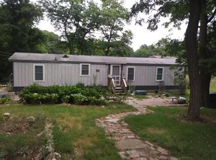 36 Burdickville Rd, Bradford, RI 02808