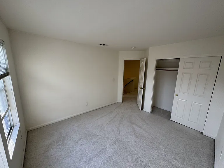 3513 Dickenson Cmn — Photo 5