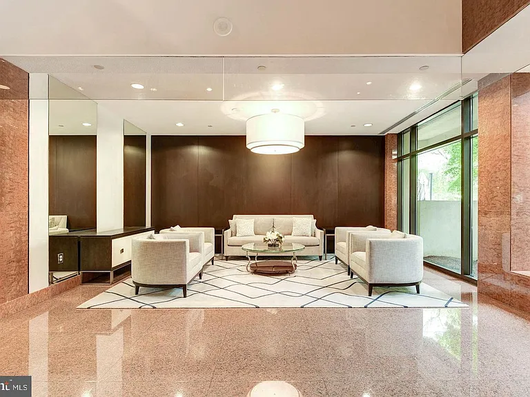 1530 Key Blvd #832 — Photo 3
