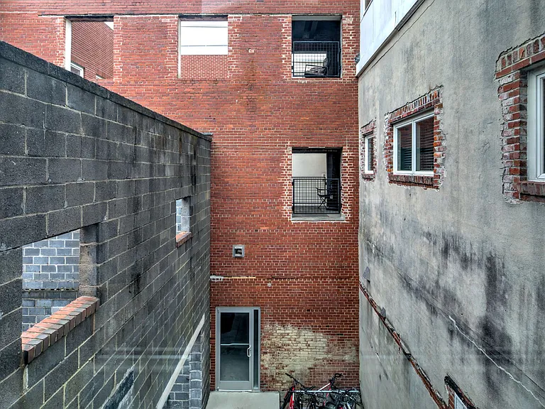 Montgomery Square Apartments — Photo 16