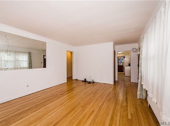 3rd image of 300 Roquette Ave