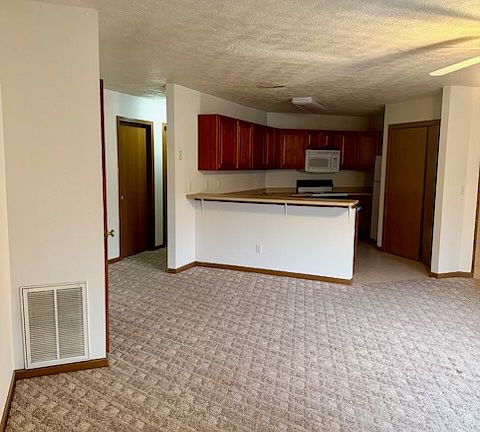 3rd image of 1064 Cumberland Ave