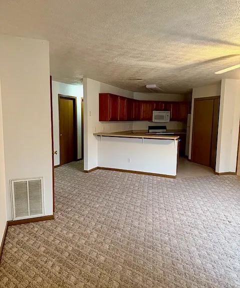 1074 Cumberland Ave — Photo 3