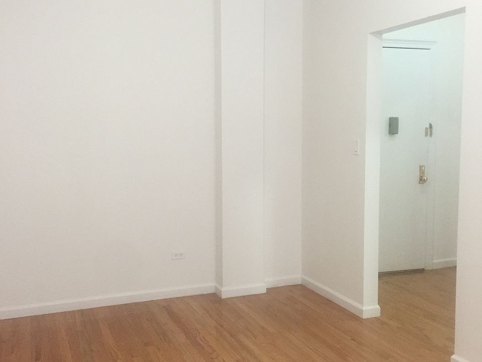 2nd image of 4329 39th Pl APT 27