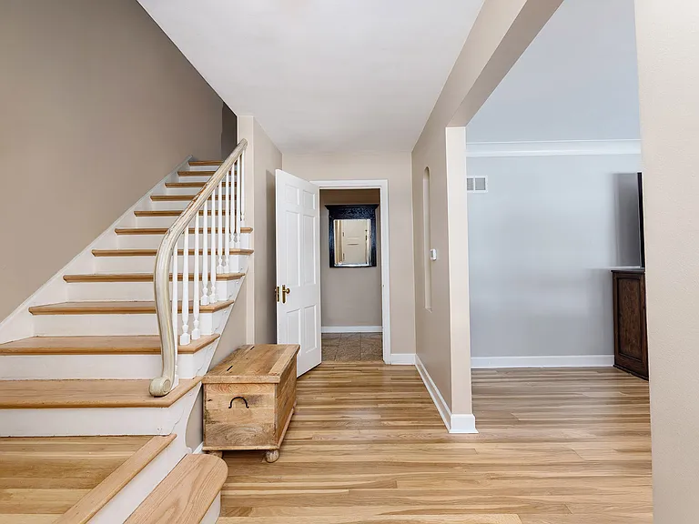 259 Cornell Ave — Photo 5
