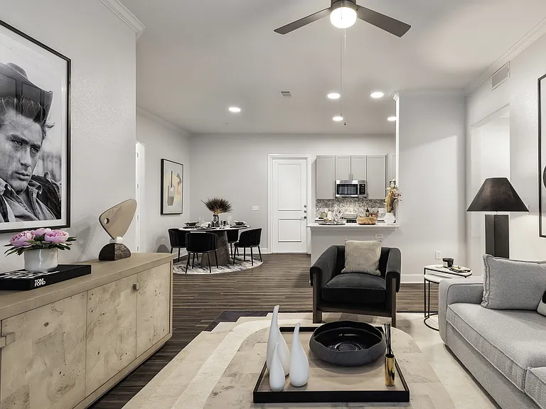3500 Westlake Apartments — Photo 9