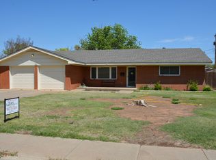 734 Oak St, Dimmitt, TX 79027