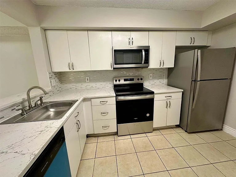 5701 Riverside Dr #205B6 — Photo 6