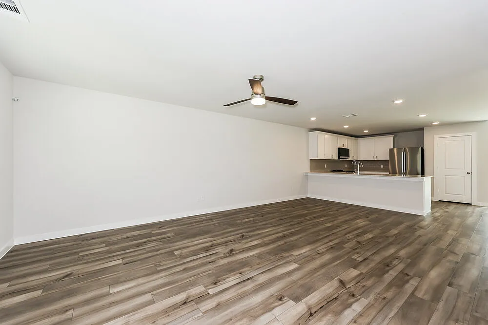 4 bed, 2.5 bath, 2255 sqft, $2,575 — Photo 4