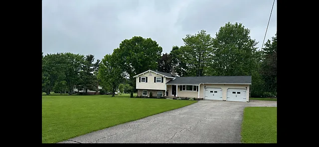 17836 Kingswood Dr — Photo 1
