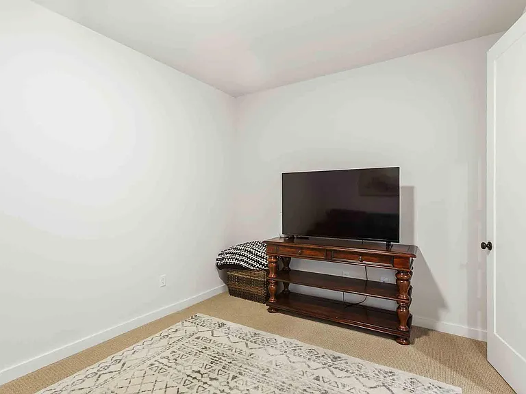 220 Basket Flower Loop — Photo 15
