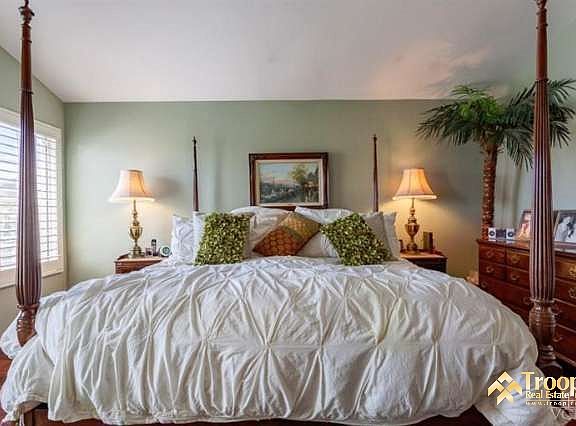 5th image of 2872 Capella Way