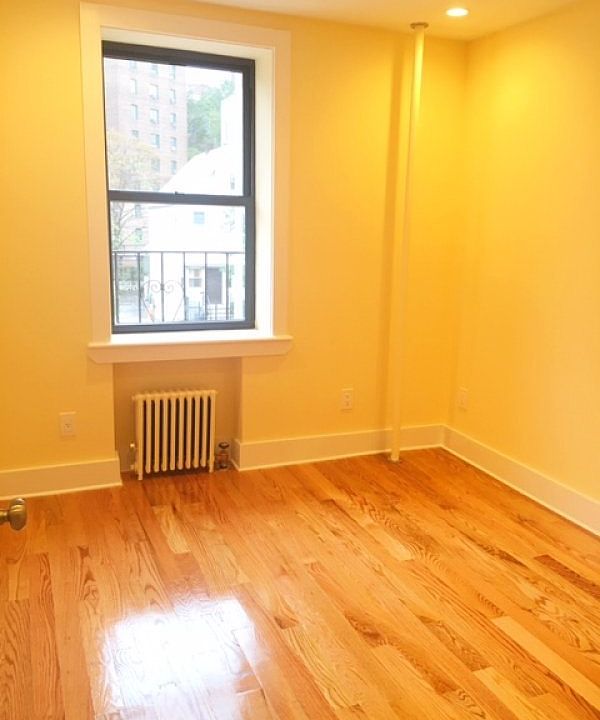 2nd image of 1545 White Plains Rd APT 3A