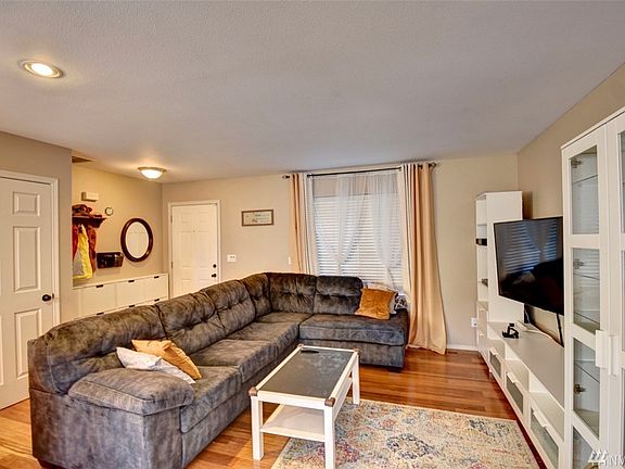 4th image of 15616 44th Avenue Ct E