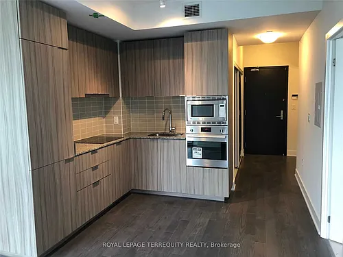 955 Bay St #803 Photo 1