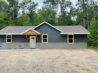 W5463 Island Bluff Ln, Wausaukee, WI 54177