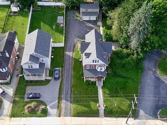 3rd image of 253 W Lancaster Ave