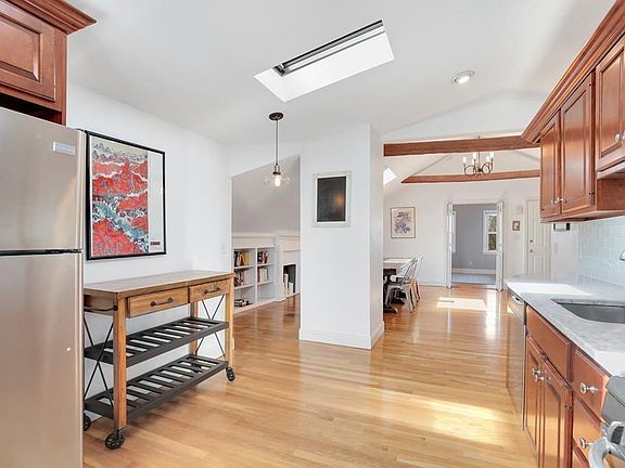 5th image of 30 Adelaide St APT 4