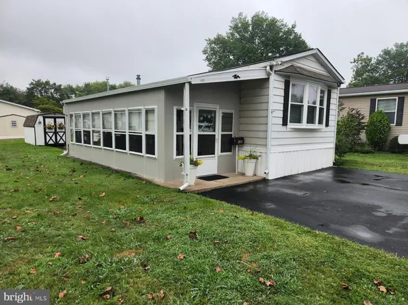 127 Tulip Dr, Hatfield, PA 19440