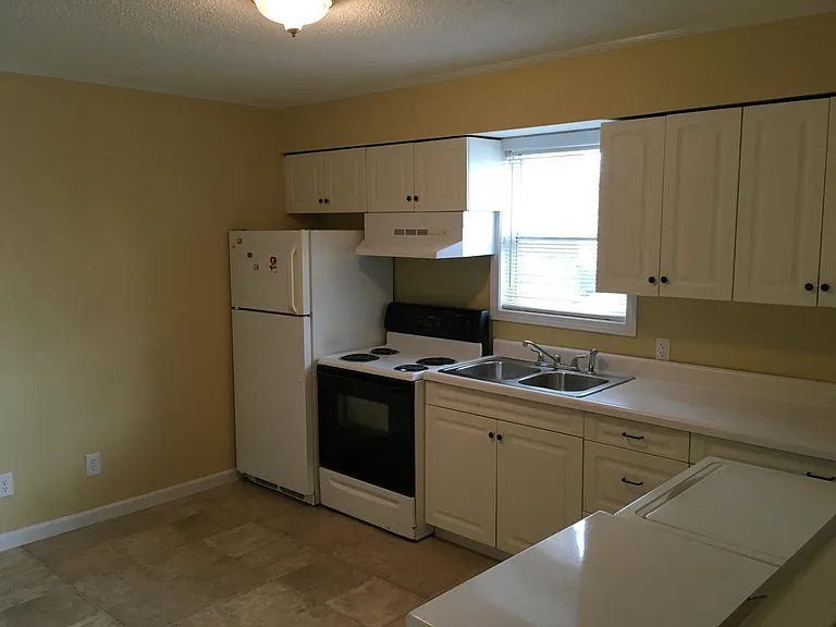 310 Thompson St #A — Photo 5