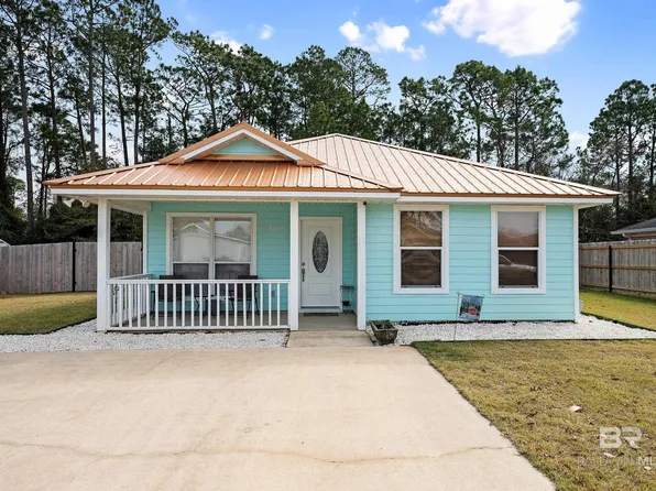 1969 Ridgewood Dr, Lillian, AL 36549