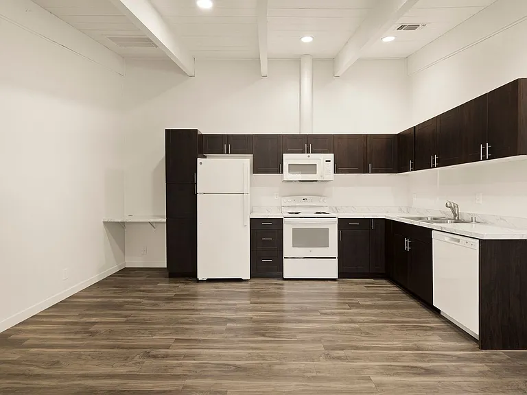 Sheridan Square Apartments — Photo 84