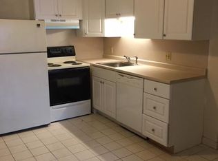 379 Sunset Ave APT 8, Providence, RI 02904