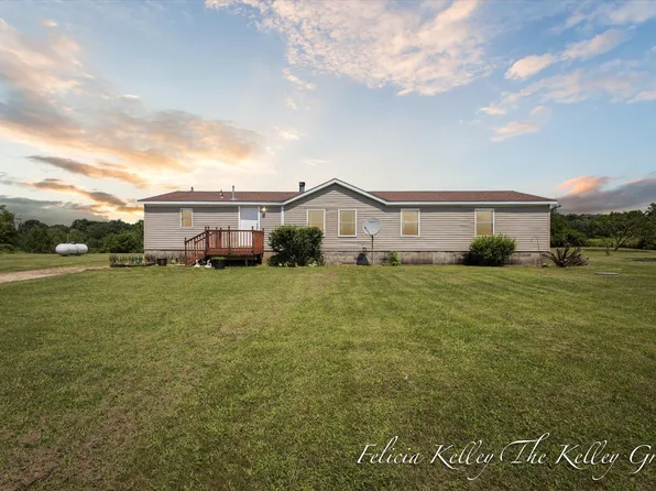 855 Hull St NE, Sparta, MI 49345