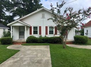 505 E Holmes St #B, Benson, NC 27504