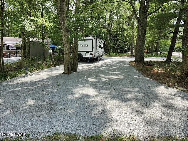 2nd image of 4515 Paupack Rd
