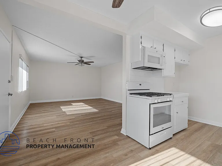 12417 Benedict Ave. — Photo 16