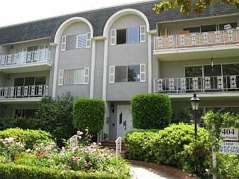 2nd image of 404 San Vicente Blvd Unit 308