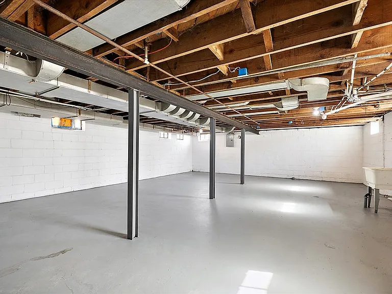 10500 Somerset Ave — Photo 38