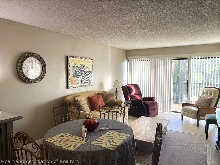 121 Country Club Dr #302 — Photo 13