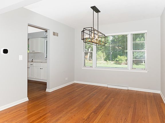 5th image of 707 Thornwood Dr