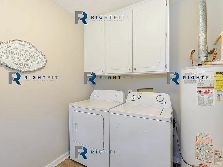7911 Cleo Dr — Photo 8