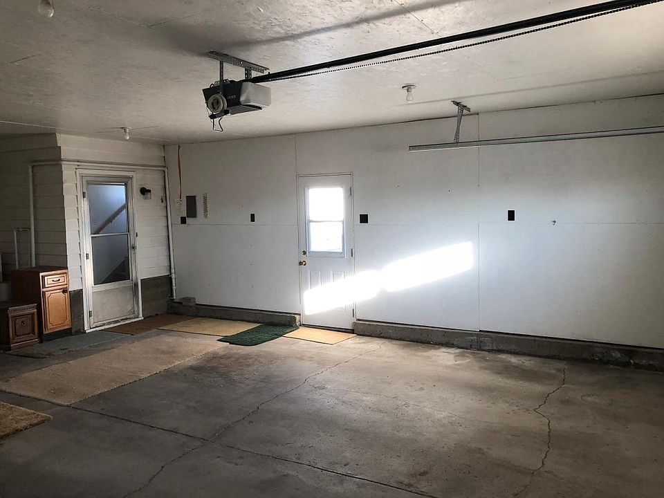 Entrance in 2 Car Garage