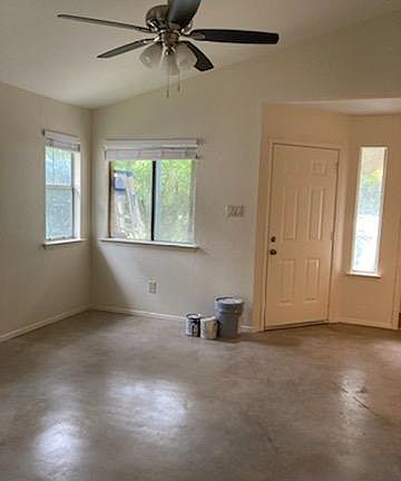Living Room-Freshly painted and new blinds