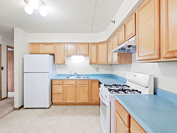 4th image of 6211 N Lincoln Ave Unit 503