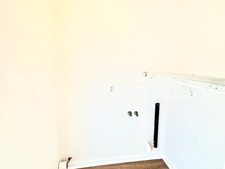 257 Loma Ave #A — Photo 8