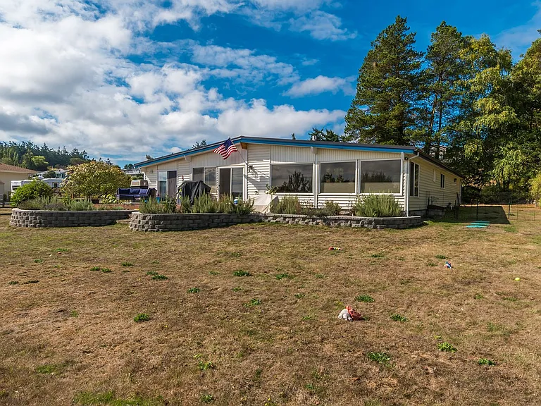1286 Rainier Ln — Photo 2